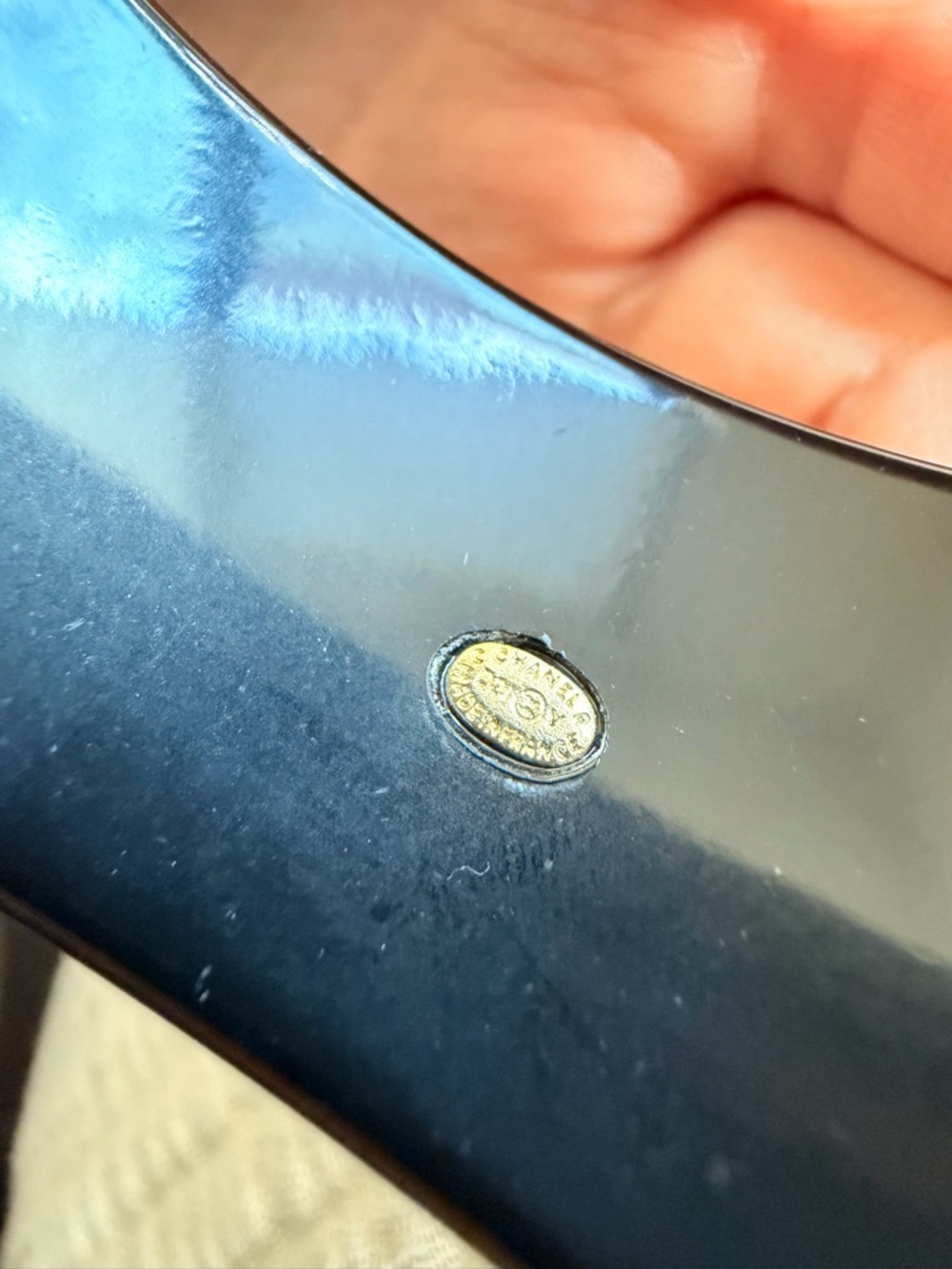 🖤Chanel CC Pearl Logo Resin Bangle Bracelet Black & Gold💛 - Picture 7 of 12